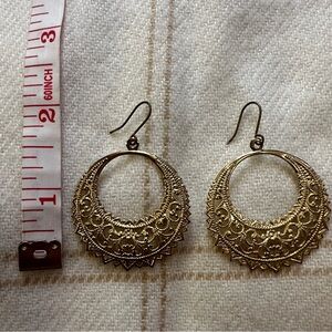 Elegant Gold Filigree Hoop Earrings